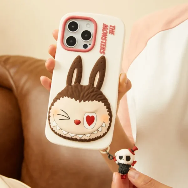 Etui na iPhone’a z napisem „THE MONSTERS Will Get Me If You Like Me” 1