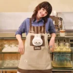 Fartuch z serii LABUBU z serii POP BEAN Coffee Factory 3
